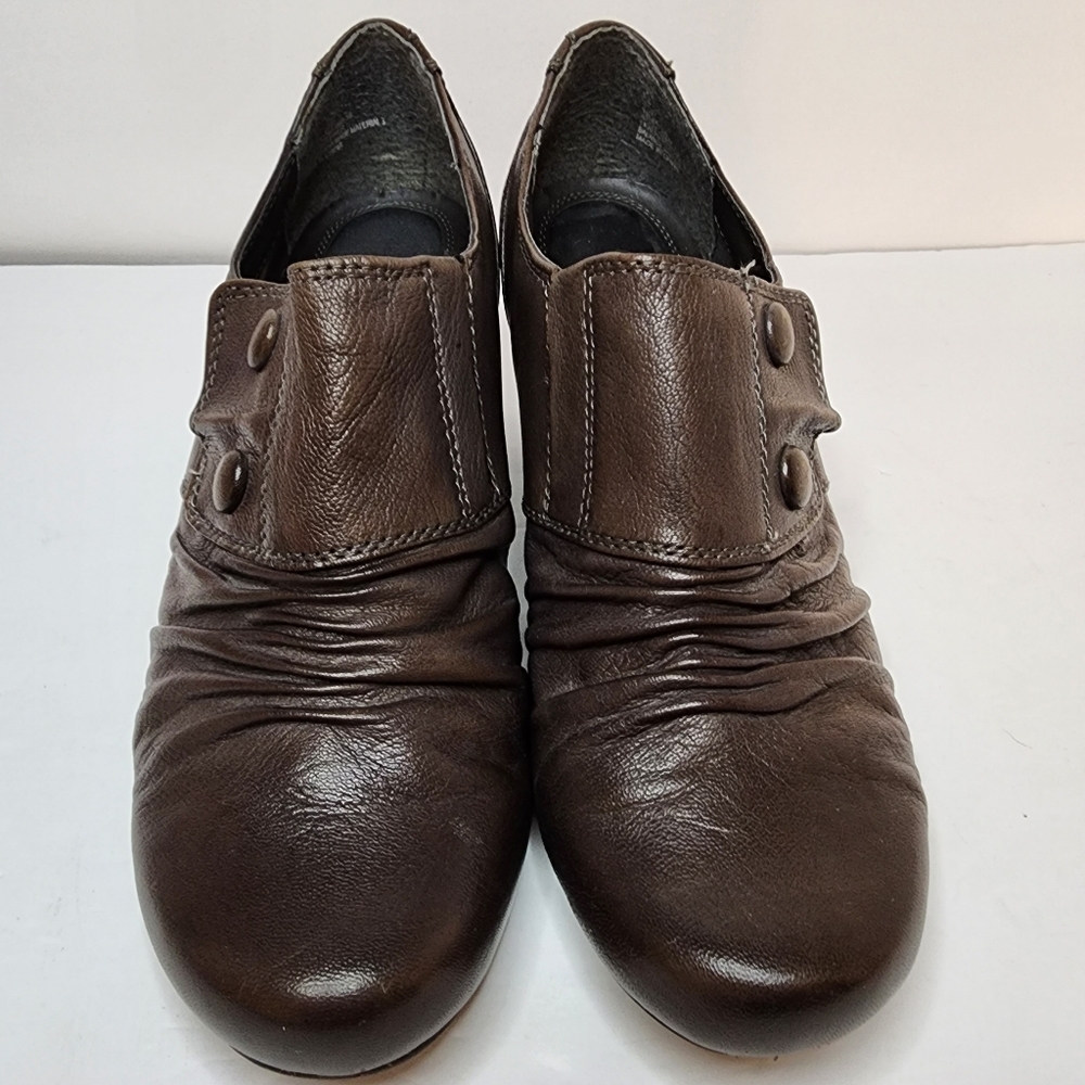 BareTraps‎ Boots Womens 10M Tyley Ankle Booties Brown Leather 2.75" Heels - Picture 2 of 11